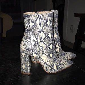 Snake Skin Zip up ankle boot